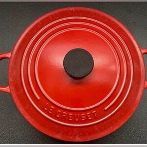 NEW Le Creuset Signature Cocotte Rondo 2.75 qt Cherry Red Cast Iron Pot with Lid